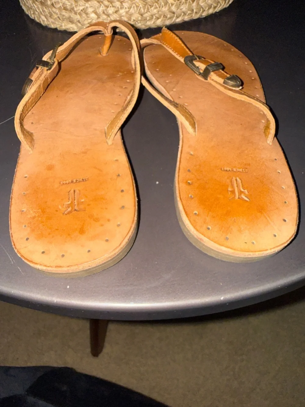 Frye Leather Buckle Thong Sandals in Tan Size 6 Made in Mexico - Picture 7 of 11
